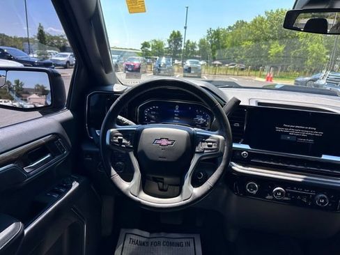 Used 2022 Chevrolet Silverado 1500 LT Trail Boss w/ LPO, Dark Essentials Package AWD/4WD image 19