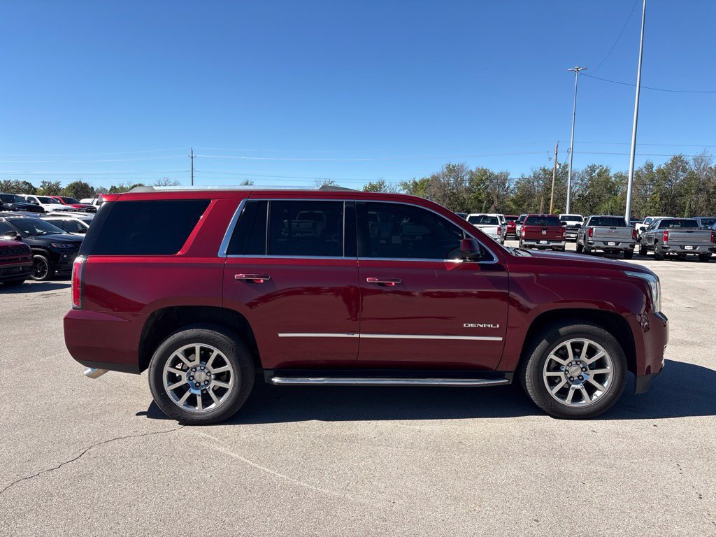 Used 2017 GMC Yukon Denali w/ Open Road Package AWD/4WD image 18