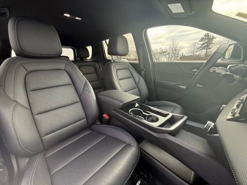 Used 2025 Chevrolet Equinox LT w/ Convenience Package II image 32