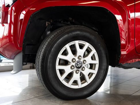 Certified 2025 Toyota Tacoma SR5 AWD/4WD image 7