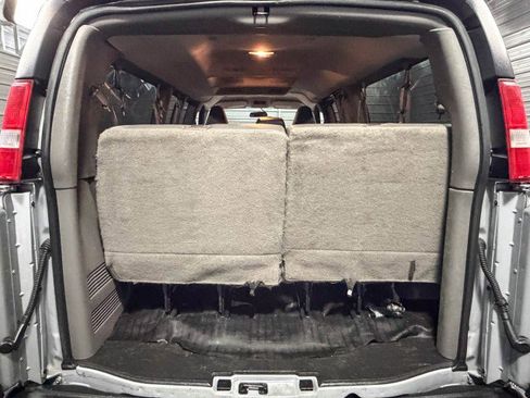 Used 2017 GMC Savana 3500 LS image 11