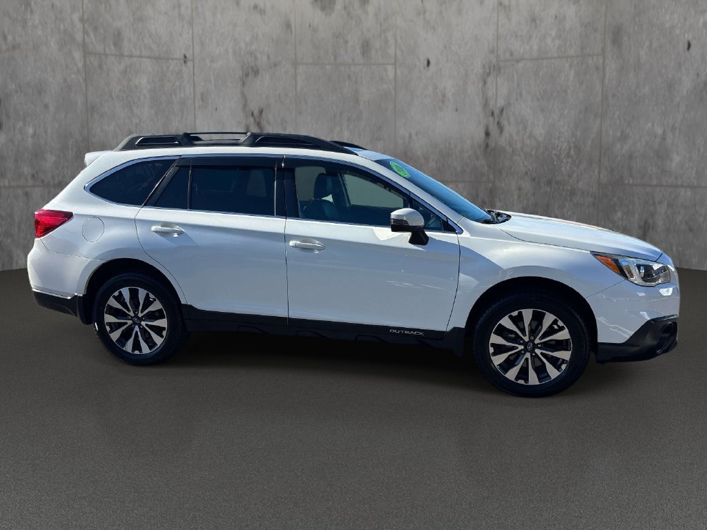 Used 2016 Subaru Outback 2.5i Limited AWD/4WD image 6