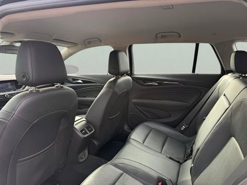 Used 2018 Buick Regal Essence w/ Driver Confidence Package #1 image 9