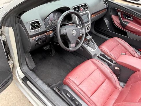 Used 2009 Volkswagen Eos Lux FWD image 32