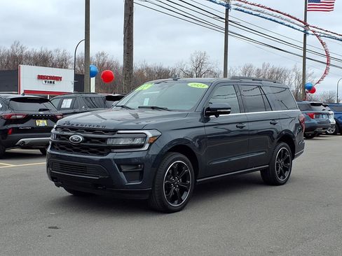 Used 2023 Ford Expedition Limited image 1