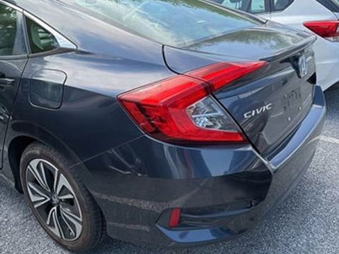 Used 2017 Honda Civic EX-T image 7