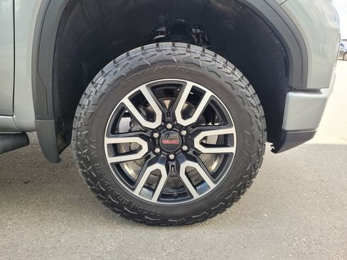 Used 2024 GMC Sierra 1500 AT4 w/ Technology Package AWD/4WD image 39