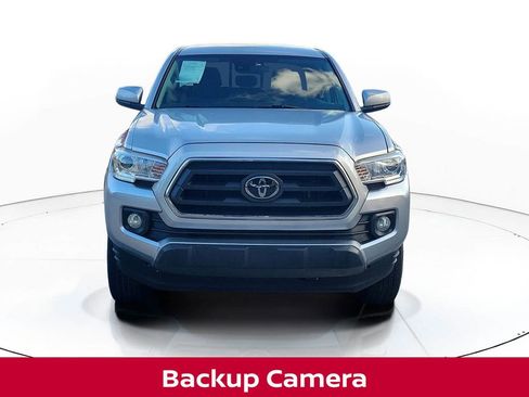 Used 2022 Toyota Tacoma SR5 RWD image 2