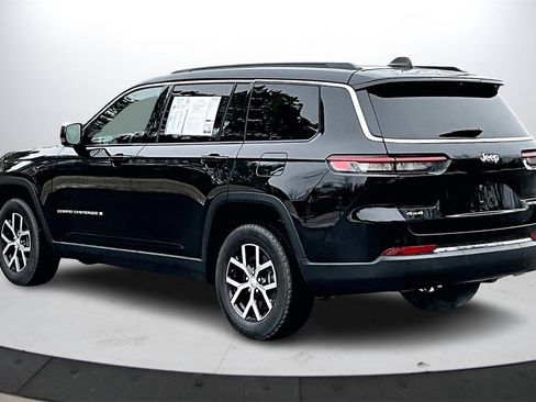 Certified 2024 Jeep Grand Cherokee L Limited w/ Luxury Tech Group II image 7