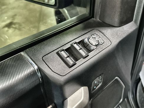 Used 2019 Ford F150 Lariat image 14