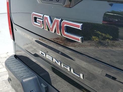 Used 2021 GMC Sierra 1500 Denali w/ Technology Package RWD image 9