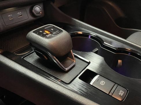 Used 2022 Nissan Rogue SV image 22