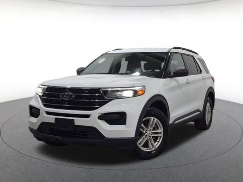 Used 2023 Ford Explorer XLT AWD/4WD image 1