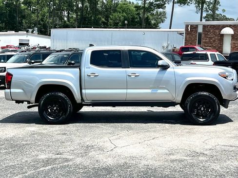 Used 2022 Toyota Tacoma SR5 w/ Technology Package RWD image 8