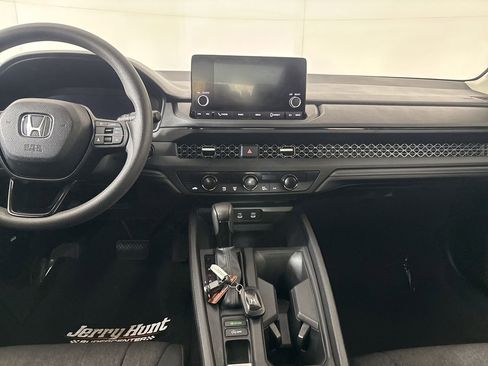 Used 2025 Honda Accord SE image 22