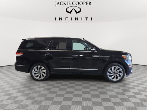 Used 2024 Lincoln Navigator Reserve AWD/4WD image 4
