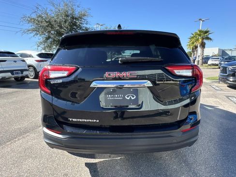 Used 2024 GMC Terrain SLE image 6