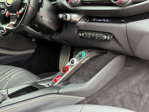 Used 2019 Ferrari 812 Superfast RWD image 53