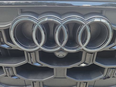 Used 2025 Audi SQ8 Prestige AWD/4WD image 34