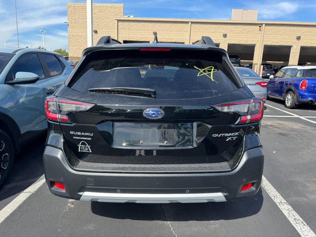 Used 2023 Subaru Outback Limited XT AWD/4WD image 3