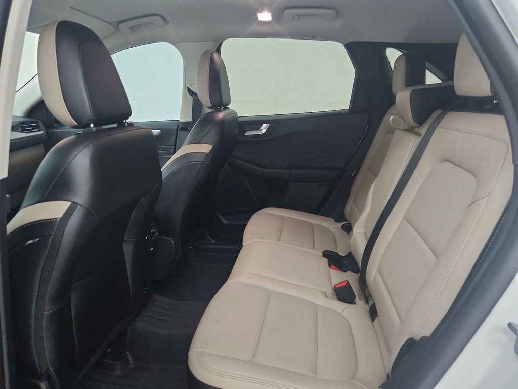 Used 2022 Ford Escape SEL w/ Technology Package FWD image 33