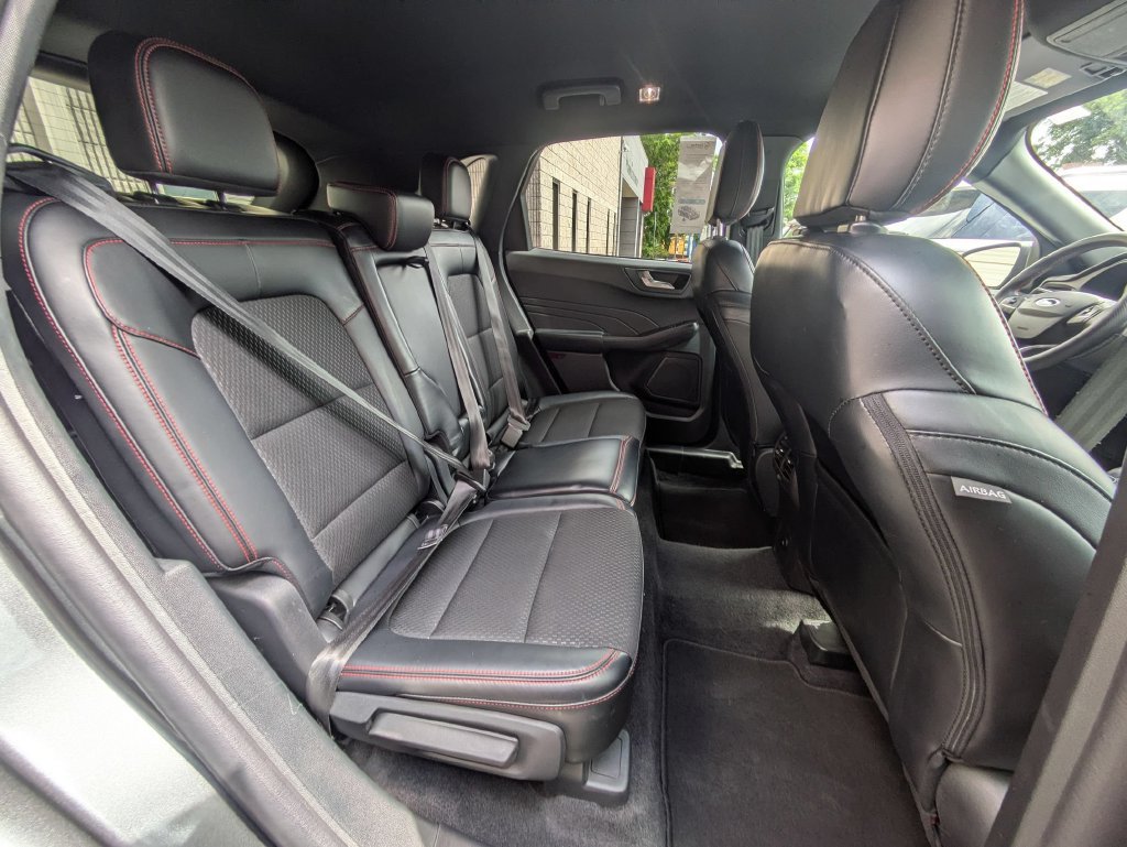 Used 2025 Ford Escape ST-Line AWD/4WD image 29