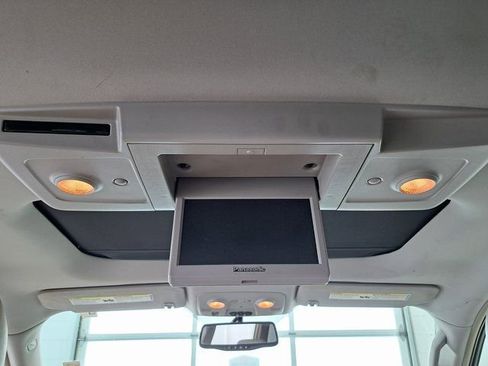 Used 2010 Buick Enclave CXL image 28