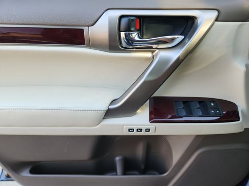 Used 2019 Lexus GX 460 Luxury AWD/4WD image 28