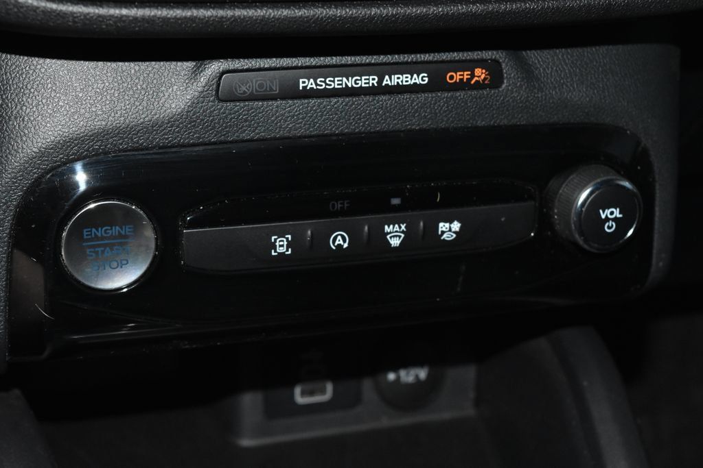 Used 2024 Ford Escape ST-Line w/ Tech Pack #1 FWD image 12