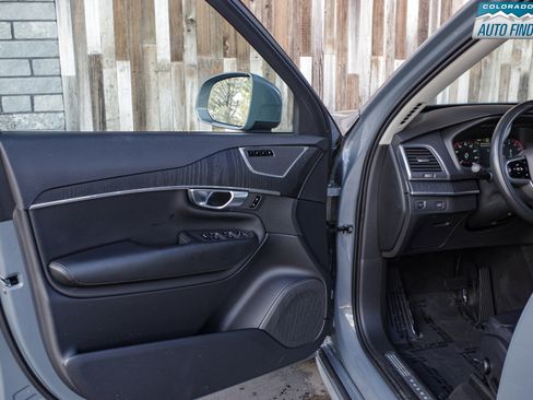 Used 2020 Volvo XC90 T5 Momentum image 10