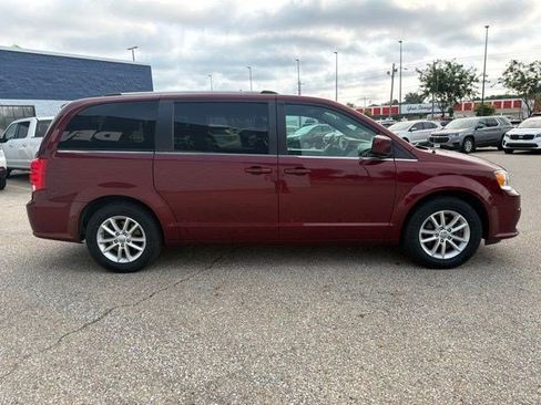 Used 2018 Dodge Grand Caravan SXT FWD image 6