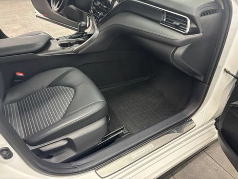 Used 2022 Toyota Camry SE FWD image 33