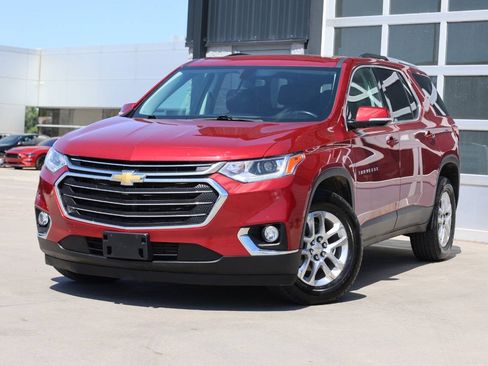 Used 2018 Chevrolet Traverse LT FWD image 3