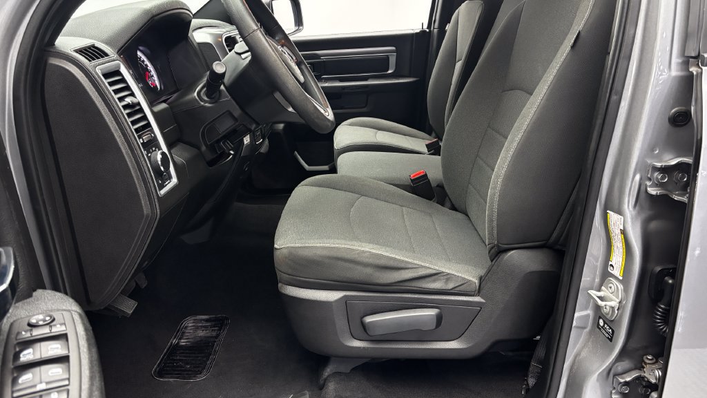 Used 2024 RAM 1500 Classic SLT AWD/4WD image 12