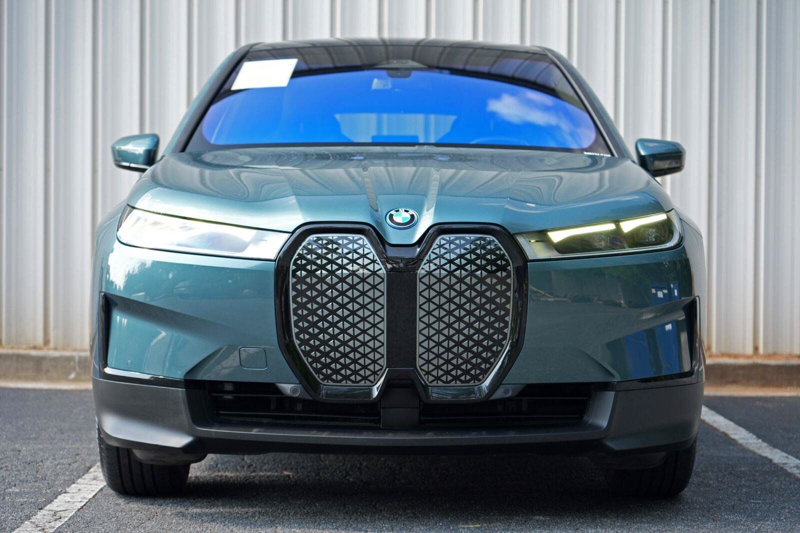 Used 2024 BMW iX xDrive50 w/ Convenience Package AWD/4WD image 7