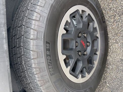 Used 2025 Toyota 4Runner TRD Off-Road image 5