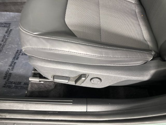 Used 2023 Kia Niro EX Touring FWD image 5