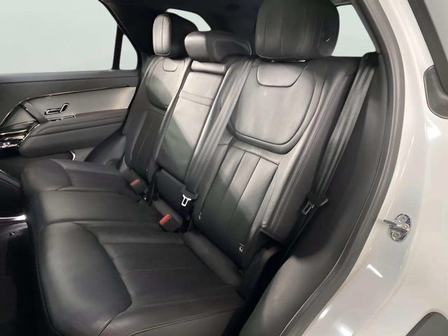 Used 2025 Land Rover Range Rover Sport SE AWD/4WD image 64