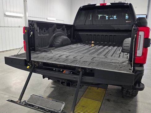 Used 2023 Ford F250 Platinum w/ Tremor Off-Road Package AWD/4WD image 29
