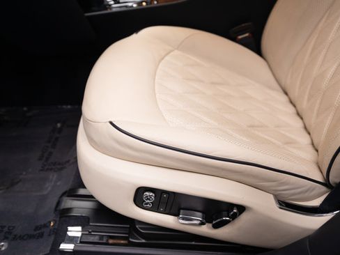 Used 2017 Bentley Mulsanne RWD image 54