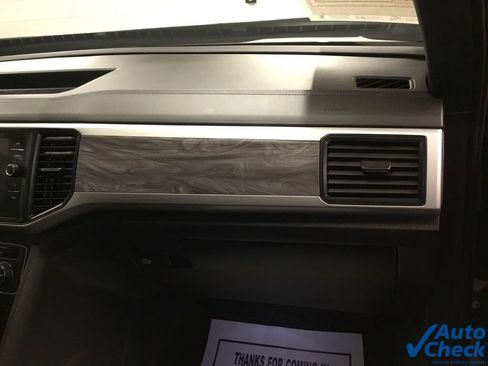 Used 2021 Volkswagen Atlas Cross Sport SE image 40