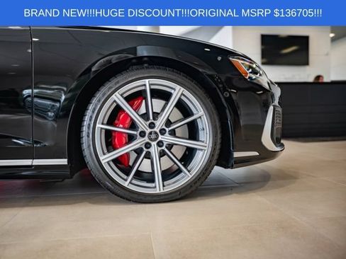 Used 2025 Audi S8 AWD/4WD image 10