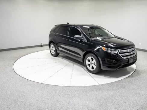 Used 2018 Ford Edge SE FWD image 25