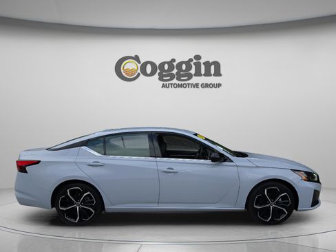 Used 2024 Nissan Altima 2.5 SR image 6