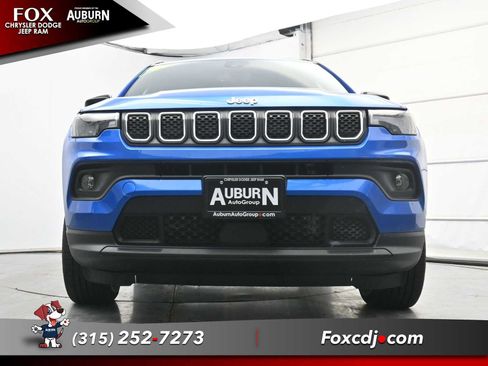 Used 2023 Jeep Compass Latitude w/ Convenience Group AWD/4WD image 18