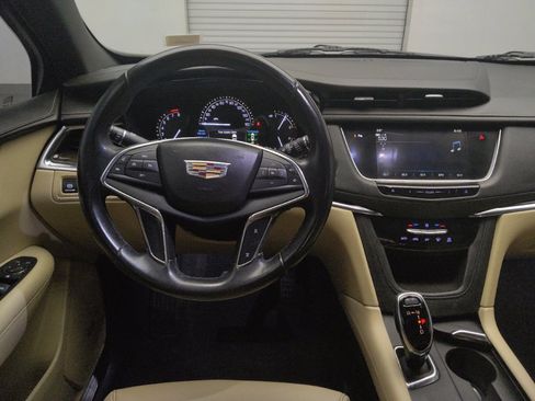 Used 2019 Cadillac XT5 FWD image 22