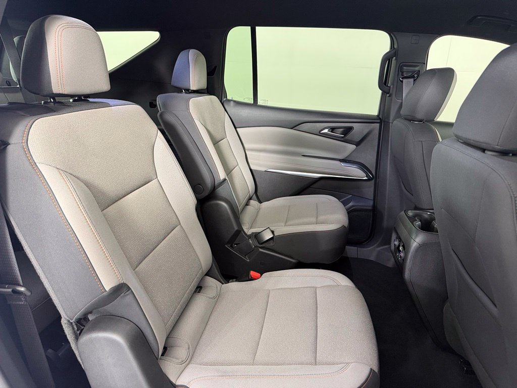 Used 2026 Chevrolet Traverse LT w/ Driver Confidence Package FWD image 20