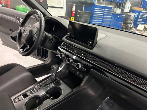 Used 2023 Honda Civic Sport image 23