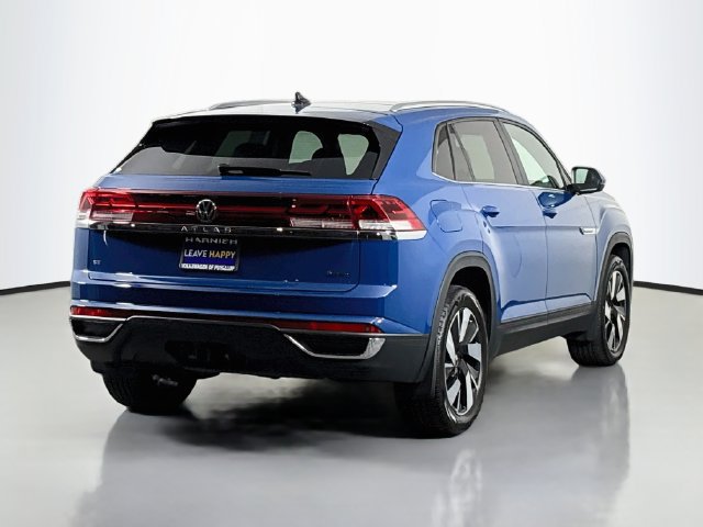 Used 2025 Volkswagen Atlas Cross Sport SE AWD/4WD image 7
