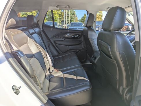 Used 2021 GMC Terrain SLT image 32